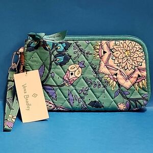 NWT Vera Bradley Teal Quilted Floral RFID Wristlet Wallet in "Peacock Garden"